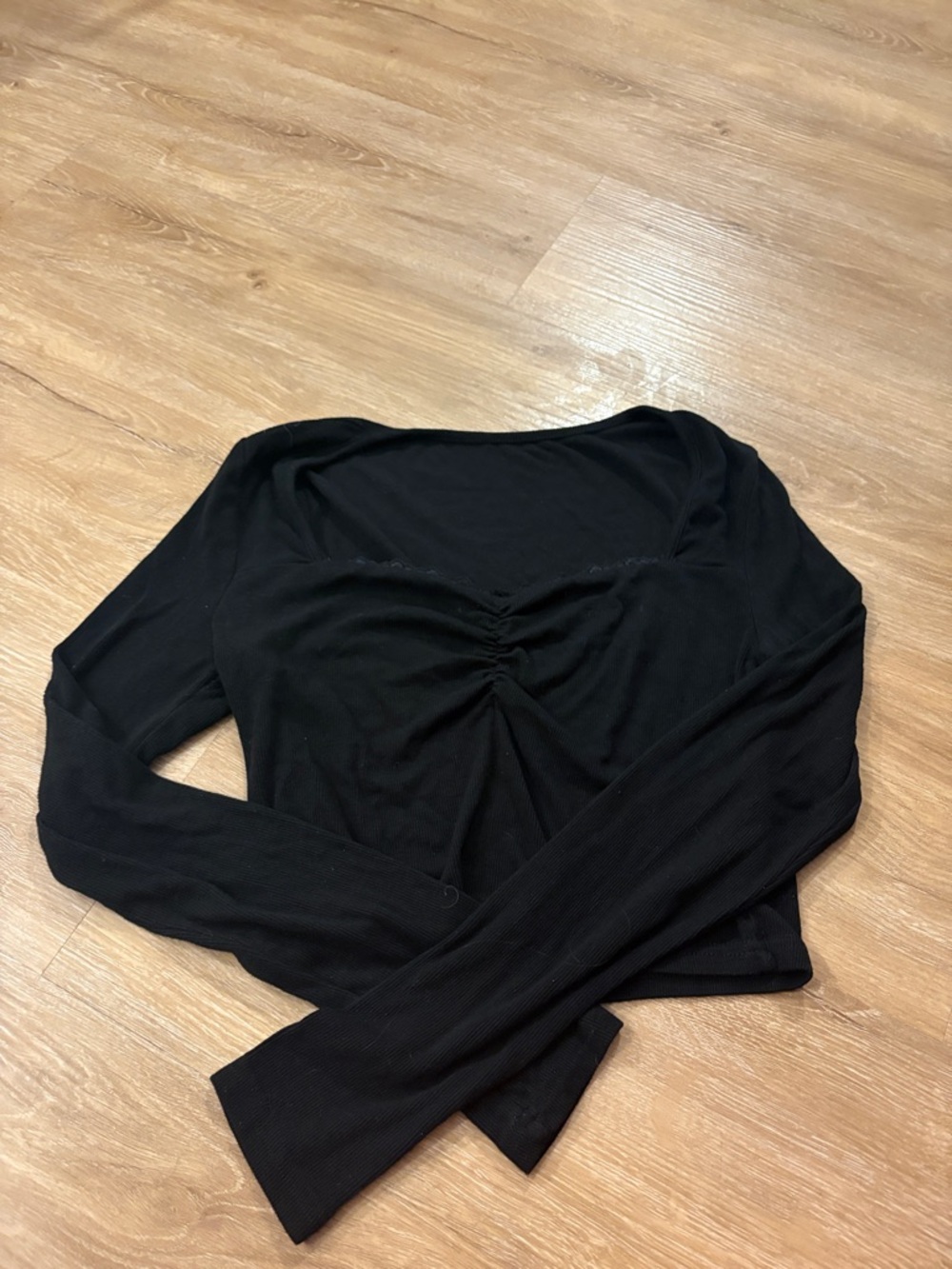 Black Women’s Ruched Long-Sleeve Top